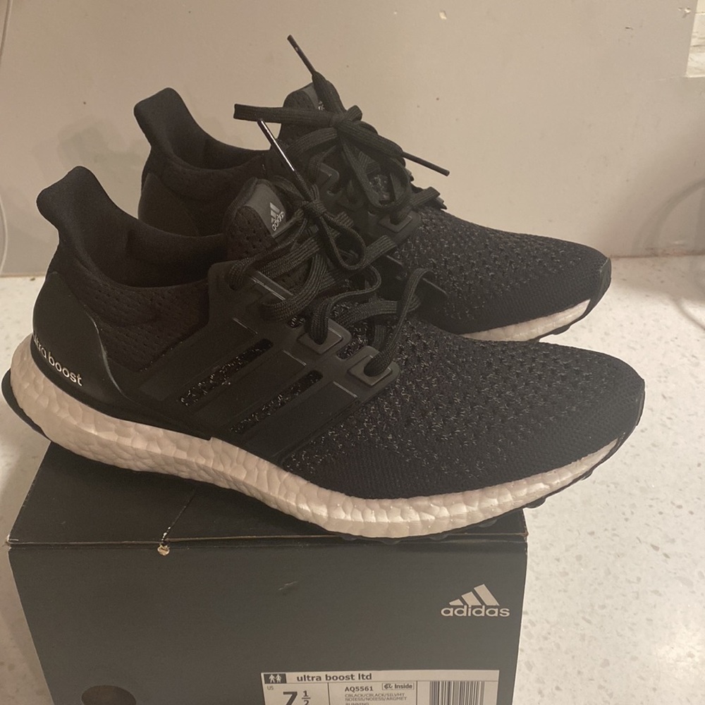 Ultra boost ltd size 7 1/2